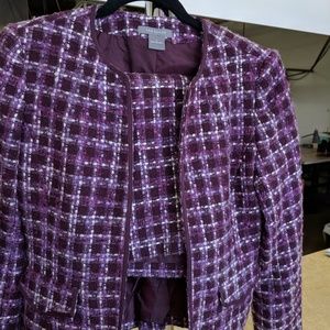 Two piece Ann Taylor lined suit with skirt